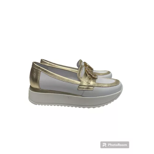Lux By Dessi Fuerta-02 Fehér- Arany Slipon